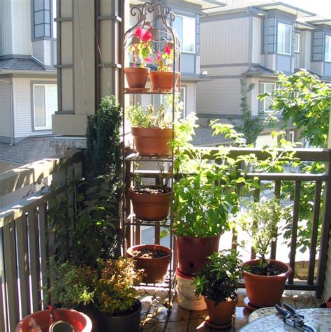 33 Great Balcony Garden Ideas with a DIY Balcony Guide