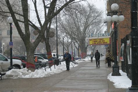 Iowa City Weather Forecast: Snow Flurries Today, Chance for More Snow ...