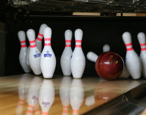 Bowling: History, Types, Objective, & Equipment - Sportsmatik