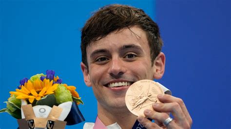 Tokyo 2020 Olympics: Tom Daley wins bronze medal in 10m individual ...