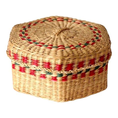 Vintage Sweetgrass Basket | Sweetgrass basket, Basket, Natural baskets