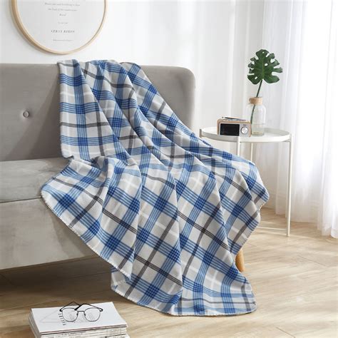 Brand New Ultra Plush Blue/Gray Plaid Throw - circesoftware.net