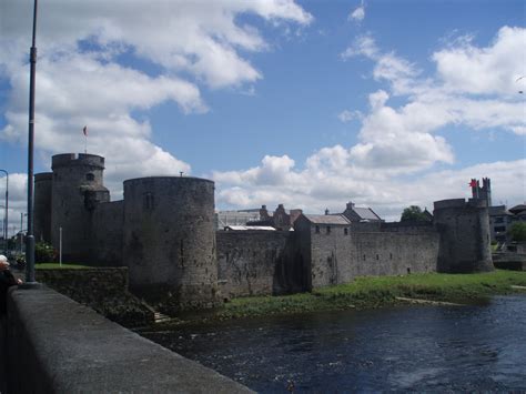 File:Limerick Castle2.jpg - Wikimedia Commons