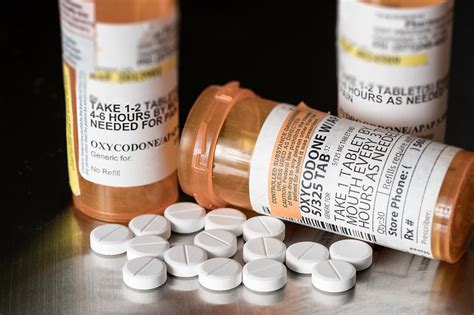 Difference Between Oxycodone and Hydrocodone | Banyan Delaware