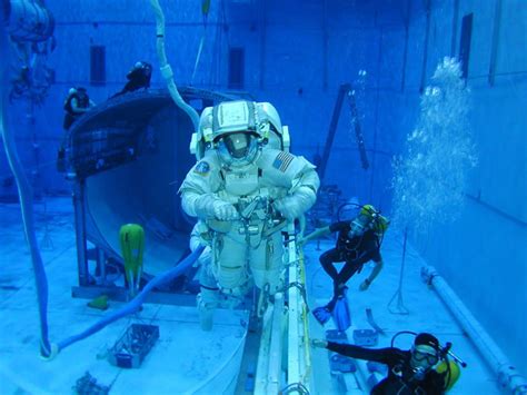 NASA To Share Huge Swimming Pool with Oil Firm [Houston Chronicle ...