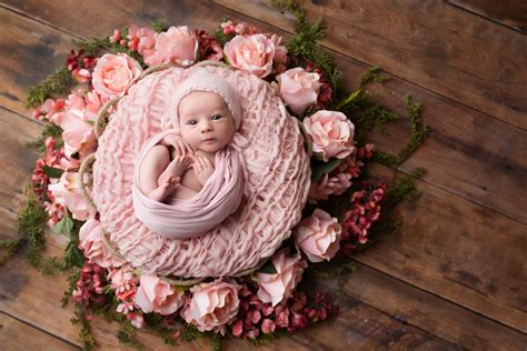 20+ Cute Newborn Photography Props (Eco & Safe)