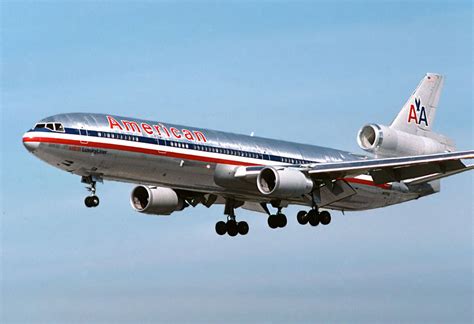 McDonnell Douglas MD-11 - American Airlines - Airliners Now