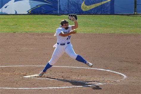 Hofstra softball splits double-header in long awaited return to Bill ...