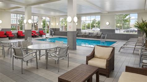 Hotels near Midway Airport in Chicago - DoubleTree by Hilton