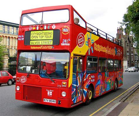 London Double Decker Bus Hop-on/Hop-off Tour PLUS free Thames Cruise ...