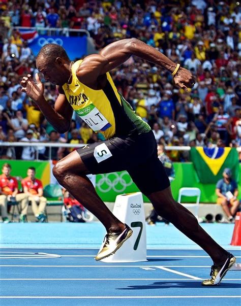 Usain Bolt, 200m. | Usain bolt running, Usain bolt, Bolt running