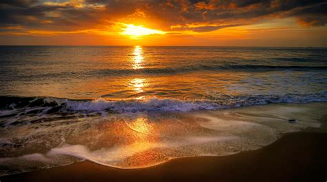 Ocean Waves during Sunset · Free Stock Photo