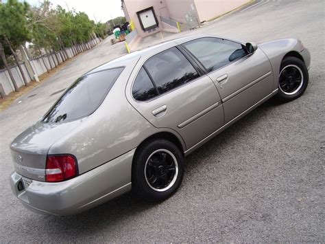 1998 Nissan Altima Sedan Specifications, Pictures, Prices