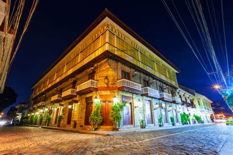 Top 8 Best Things To Do in Intramuros, Manila – TravellyClub