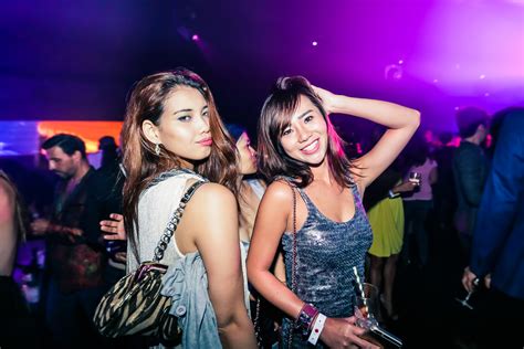 Singapore Nightlife Photographer | Milton Studios