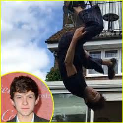 Young Actor Tom Holland Shows Off His Spider-Man Skills in New Stunt ...