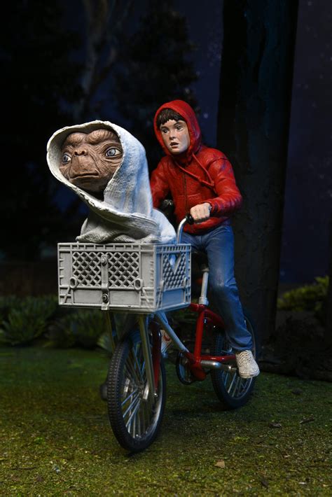 E.T. The Extra-Terrestrial 40th Anniversary 7″ Scale Action Figure ...