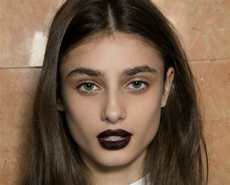 How to Perfect the Goth Makeup Trend for Fall 2015 – StyleCaster