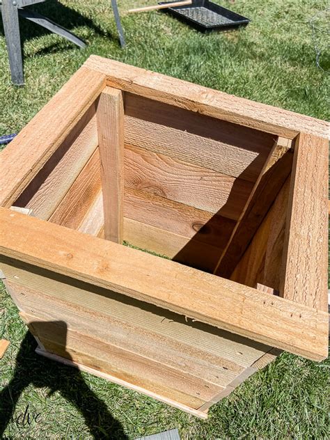 How to Make An Easy DIY Cedar Planter Box - Twelve On Main