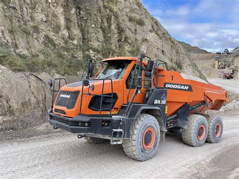 New Doosan Equipment for Canteras de Santullán | LECTURA Press