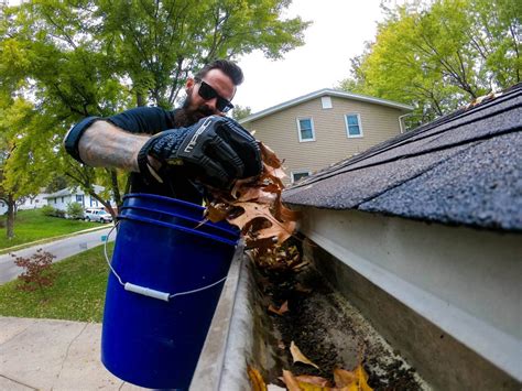 Professional Gutter Cleaning in Kansas City, MO – Luke The Window Cleaner