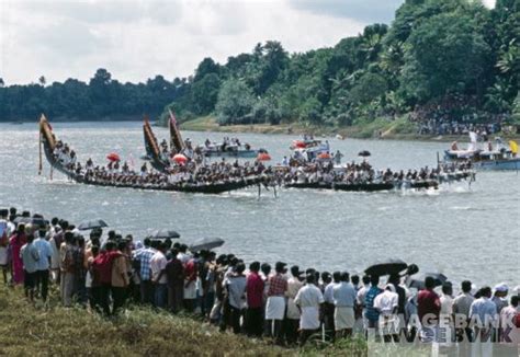 Indian Customs and Celebrations: Vallam Kali.