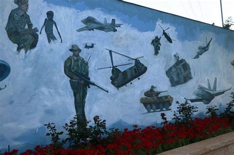 War Memorial Mural | Monument Australia