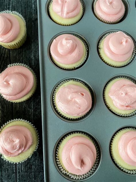 Copycat Magnolia Bakery Cupcakes Recipe - Scrambled Chefs