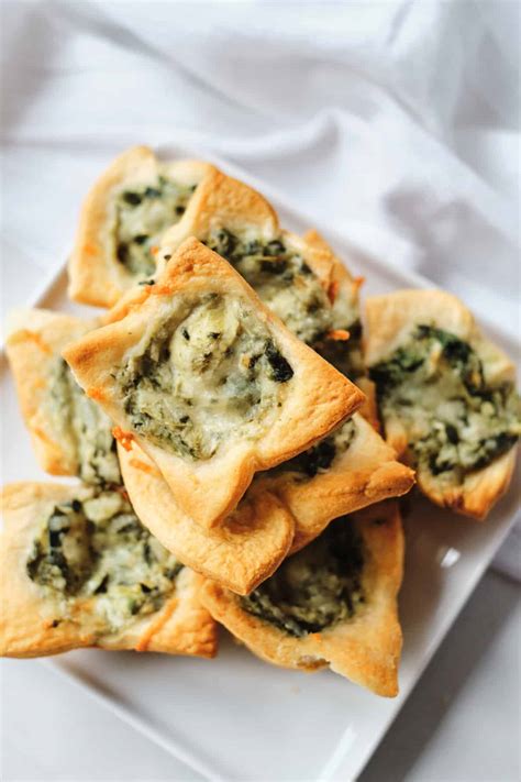 Spinach Artichoke Crescent Rolls - Drizzle Me Skinny!