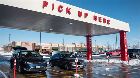 Hy-Vee upgrading online grocery pickup option in Iowa City, Coralville