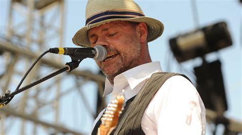 Tragically Hip's Gord Downie dies | wgrz.com