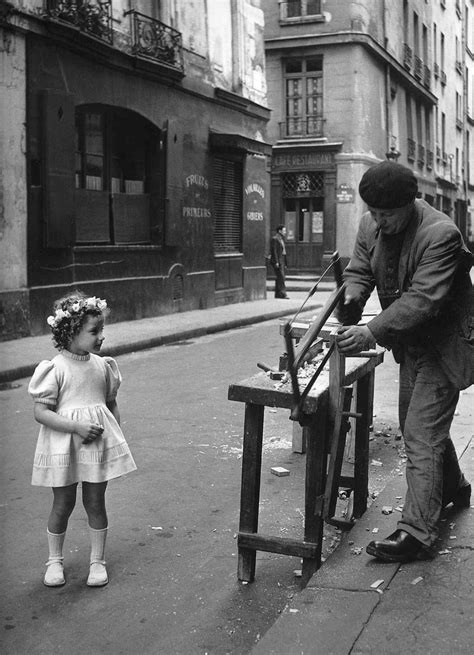 Paris by Robert Doisneau: 23 Fascinating Black and White Photographs of ...