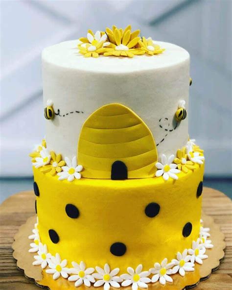 50 Bee Cake Design Images (Cake Gateau Ideas) - 2020 | Bee cakes, Cake ...