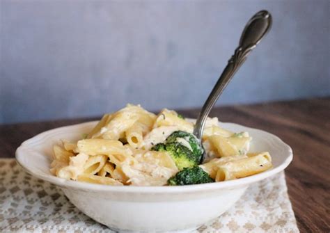 Gluten Free Chicken Broccoli Alfredo Recipe - Breadish