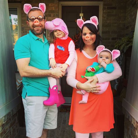 Peppa Pig family Halloween costume! | Pig halloween costume, Sibling ...