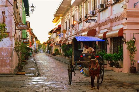 Vigan, Philippines - Kalesa - Frederico Domondon