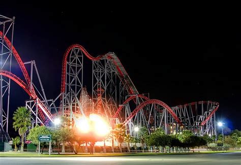 Six Flags Magic Mountain, Valencia, CA | Places i've been | Pinterest