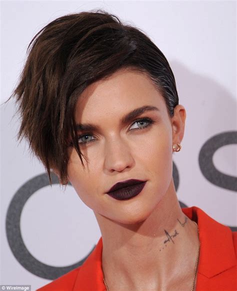 Ruby Rose's lip colour at PCA's | Daily Mail Online