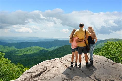 Blue Ridge Parkway Guided Hiking Tour 2024 - Asheville