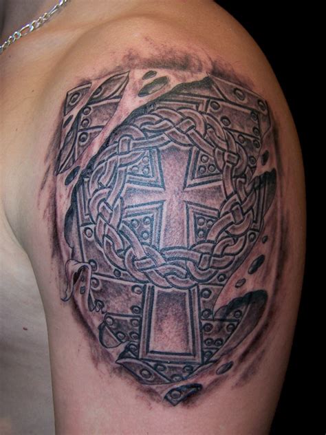 Gandalf Tattoo - Celtic cross on a shield // 72