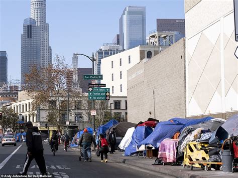 LA homeless sites are 'overwhelmed' by coronavirus - BroRead.com