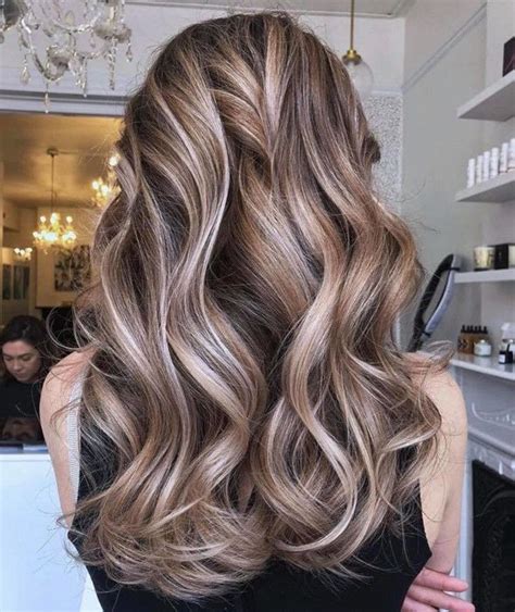 Attention Brunettes: The Chocolate Almond Hair Color is Trending for ...