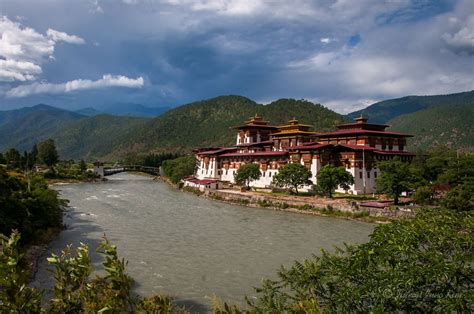 Runaway Photo: Punakha Dzong, Bhutan