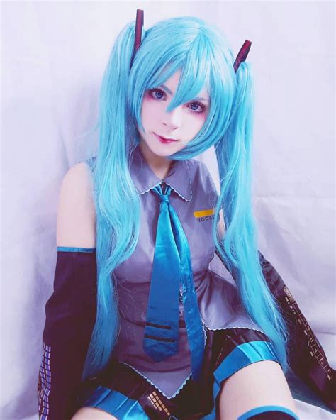 Hatsune miku cosplay by zucoraOfficial on DeviantArt