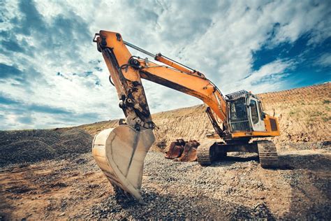 Skid Steer vs Excavator: Which one is right for the job? | iseekplant