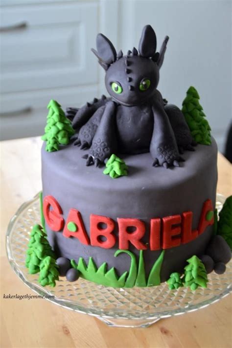 Toothless | Dragon birthday cakes, Dragon cakes, Toothless cake