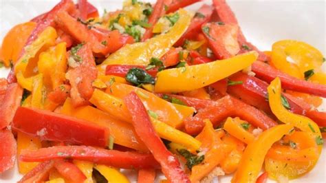 Simple Bell Pepper Salad Recipe - Floh's Kitchen