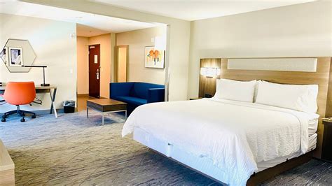 HOLIDAY INN EXPRESS & SUITES FRAZIER PARK, AN IHG HOTEL $97 ($̶1̶1̶2̶ ...