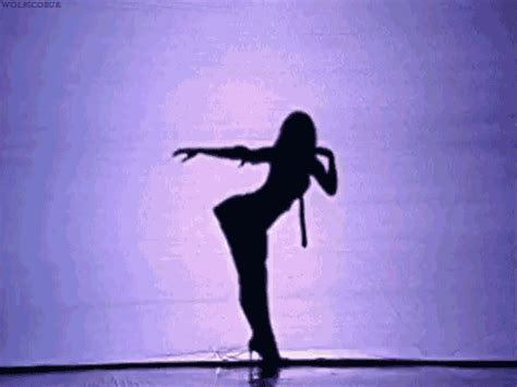 Shakira Dancing GIF Pictures, Photos, and Images for Facebook, Tumblr ...