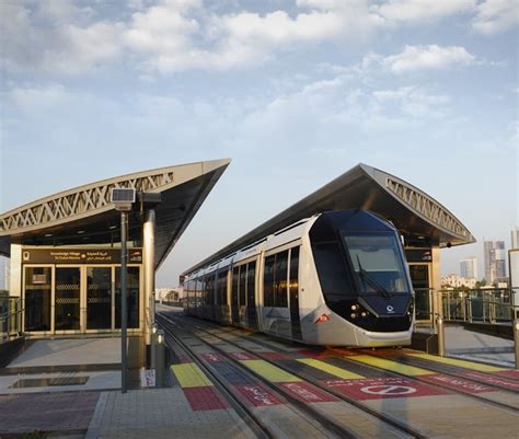 balle utilisation Saké palm jumeirah tram station Réconcilier Appel à ...